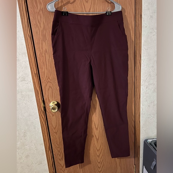 Nanette Lepore Deep Burgundy Cropped Pants - Picture 1 of 3